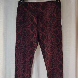 NEW with tags Women’s Tahari Sport Legging with Side Pockets – Size L